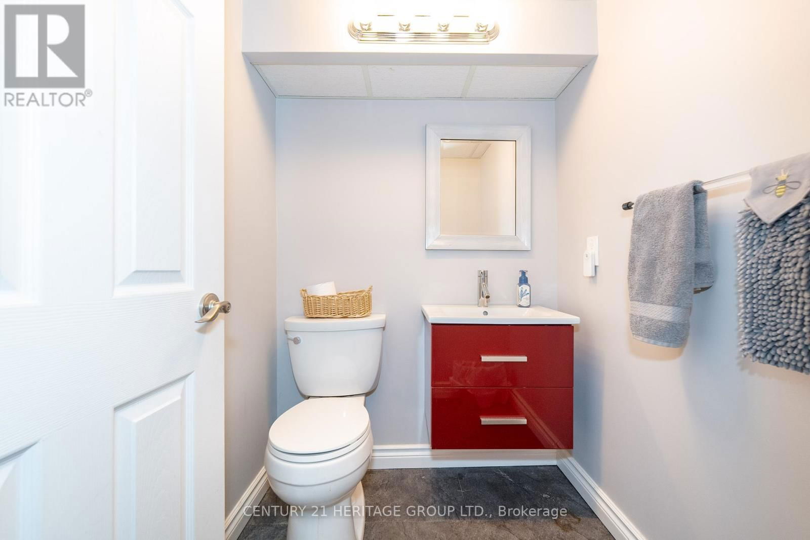 231 JOHN BOWSER CRESCENT Image 24