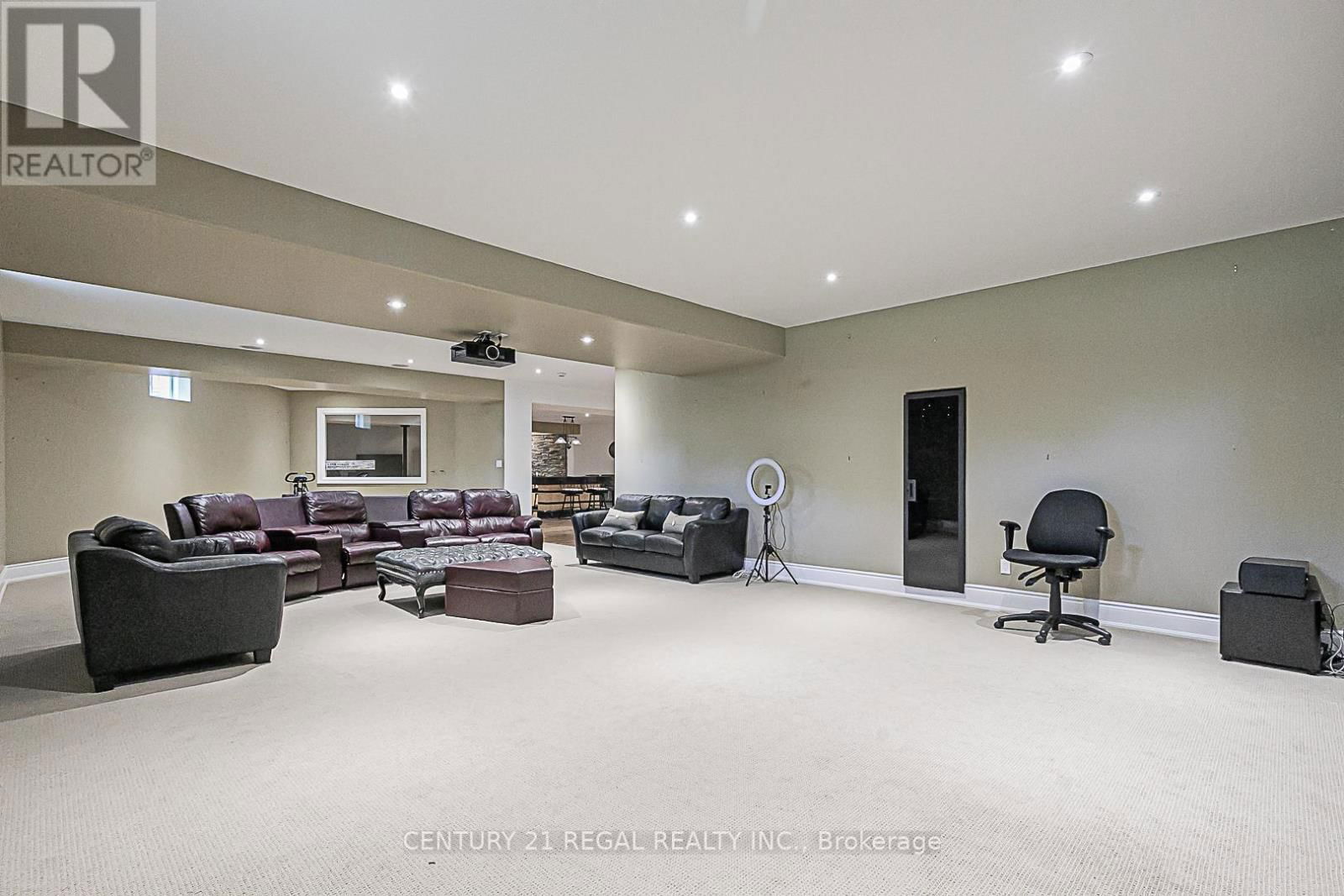 16 LAKE WOODS DRIVE Image 23