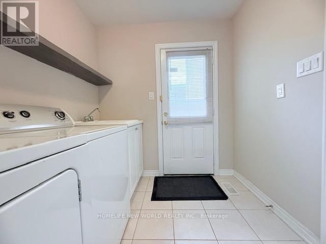 219 SMOOTHWATER TERRACE Image 34