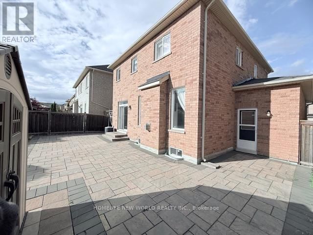 219 SMOOTHWATER TERRACE Image 38