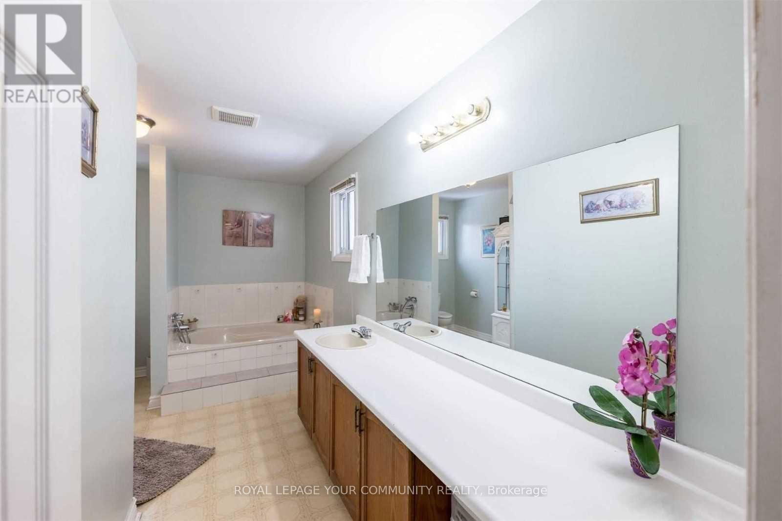 770 LESLIE VALLEY DRIVE Image 13