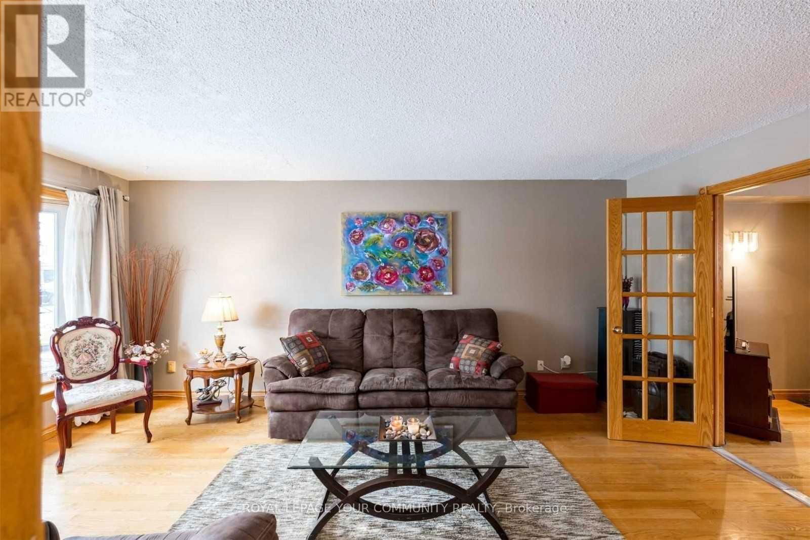 770 LESLIE VALLEY DRIVE Image 4