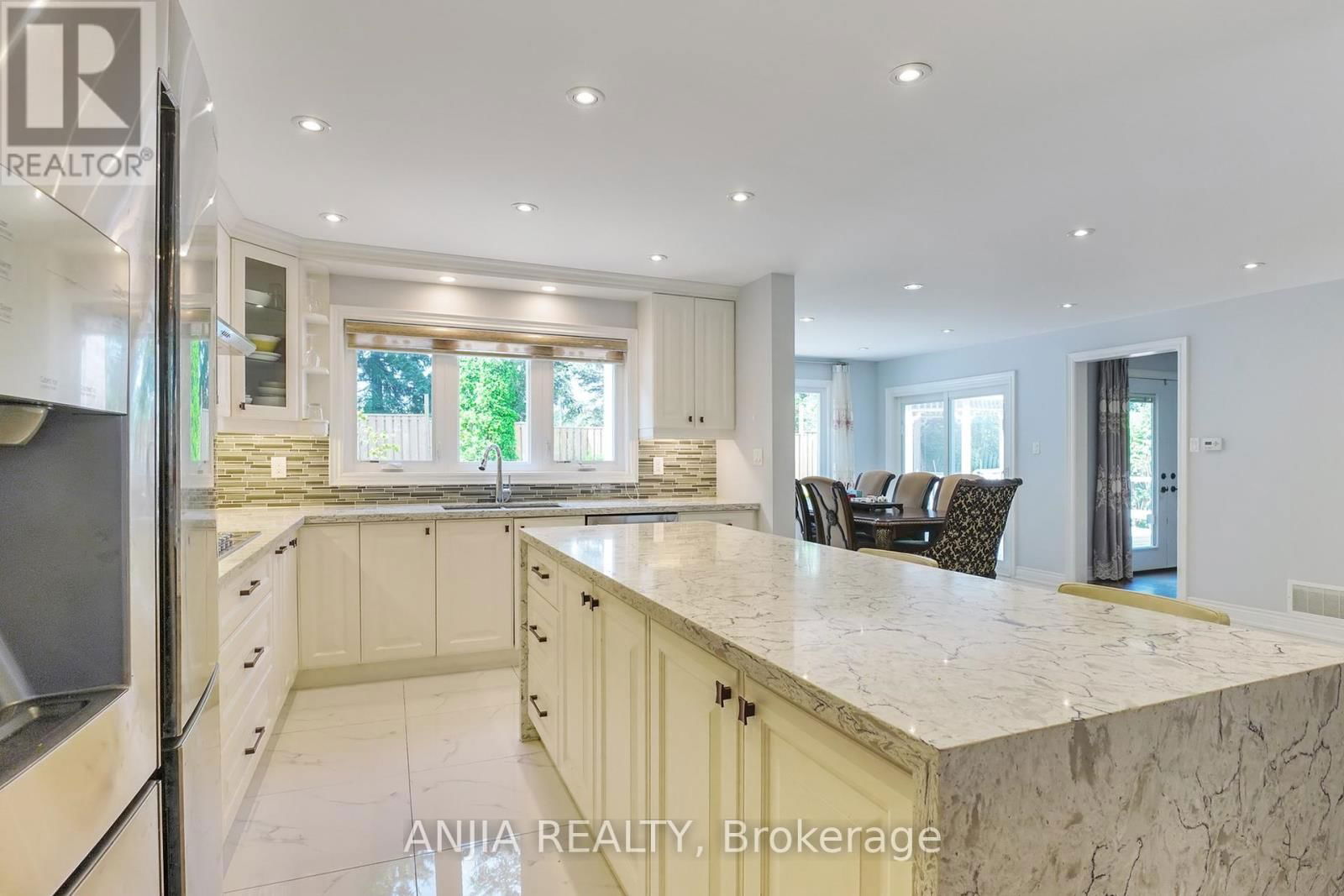 28 HOLBROOK COURT Image 11