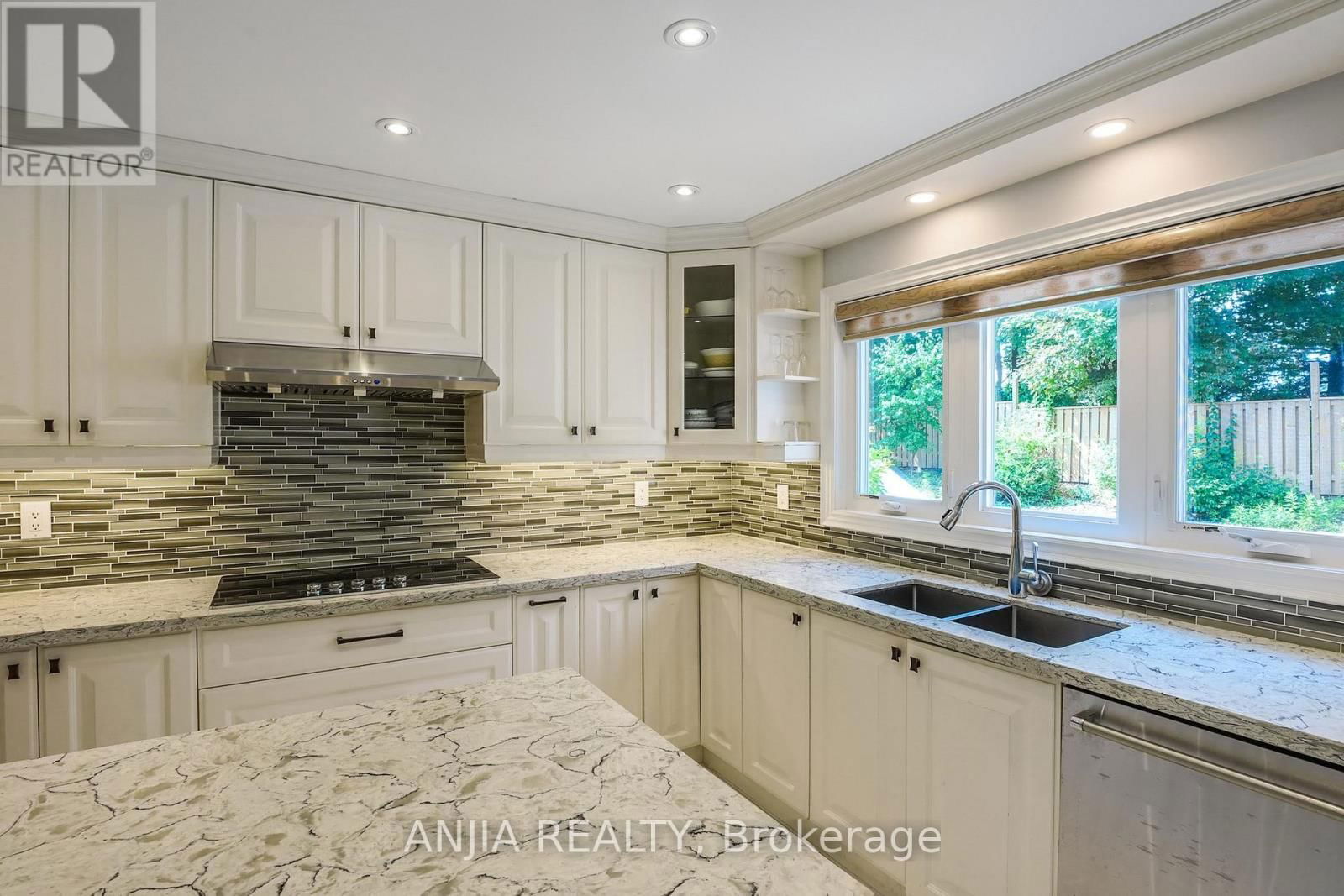 28 HOLBROOK COURT Image 14
