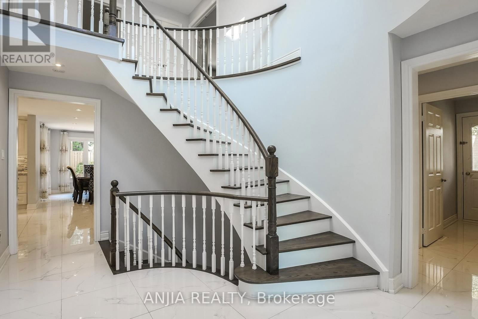 28 HOLBROOK COURT Image 17