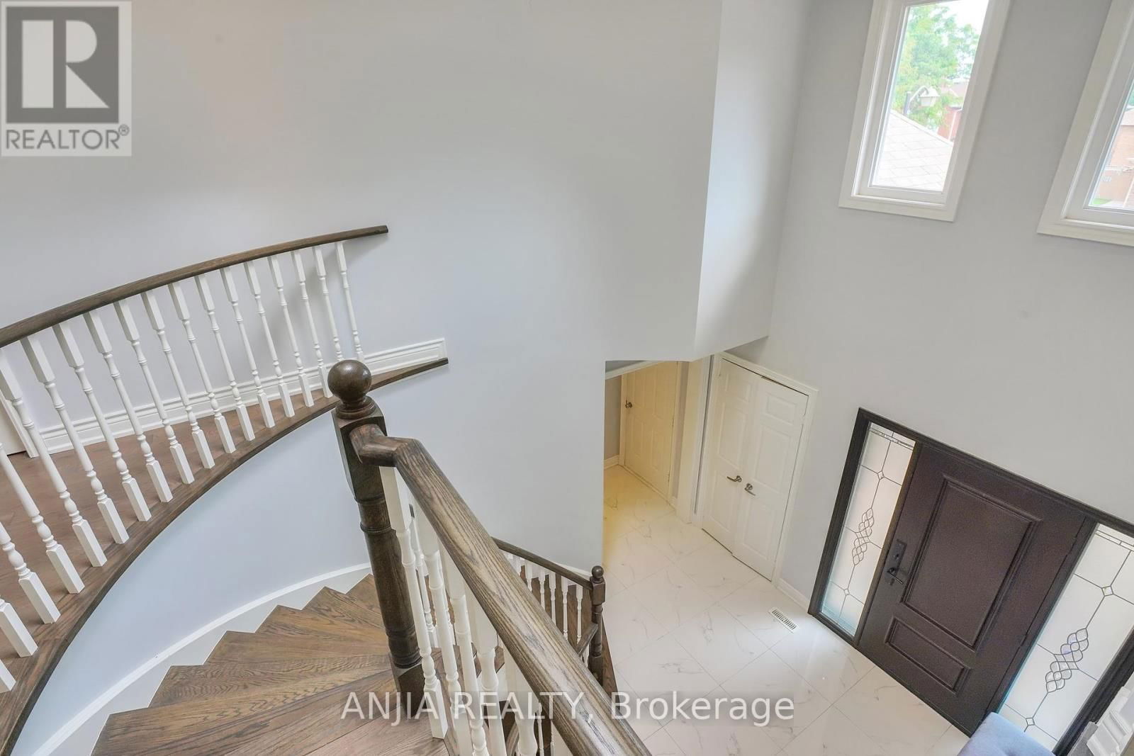 28 HOLBROOK COURT Image 18
