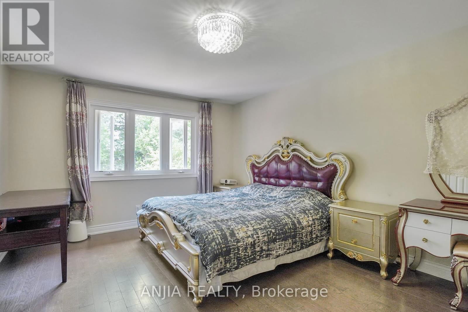 28 HOLBROOK COURT Image 19