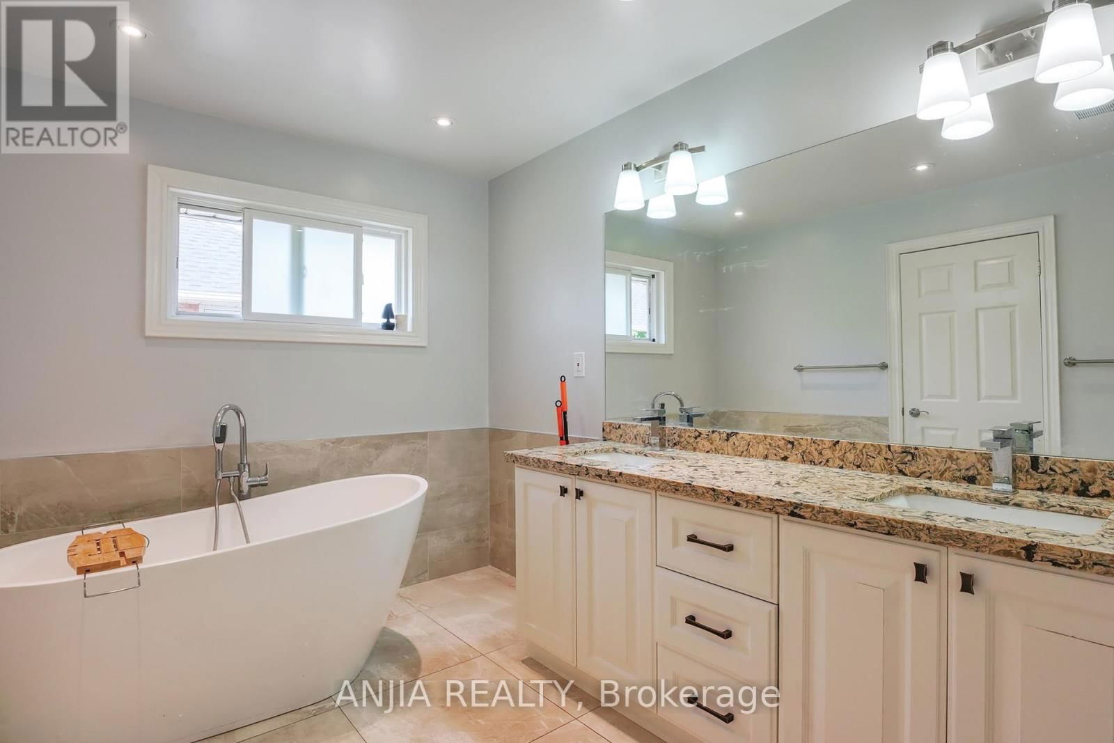 28 HOLBROOK COURT Image 20