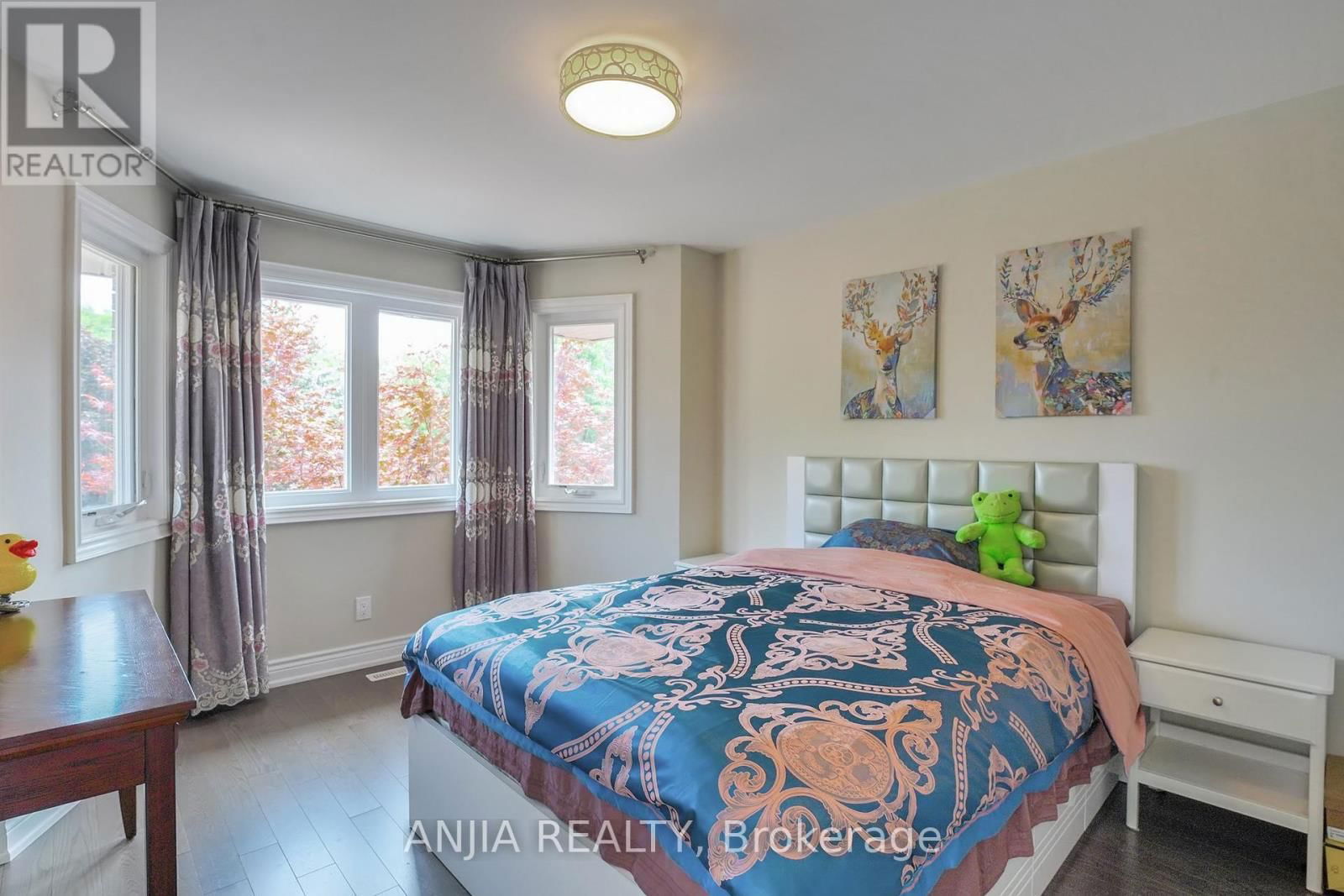 28 HOLBROOK COURT Image 22