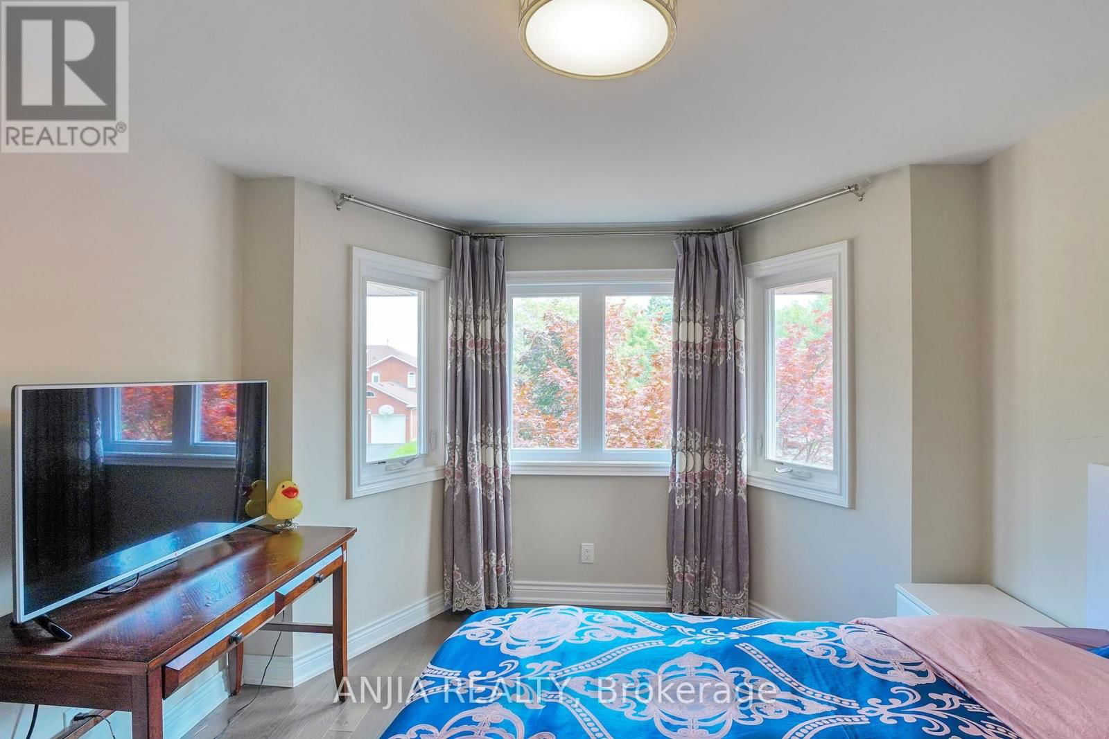 28 HOLBROOK COURT Image 23