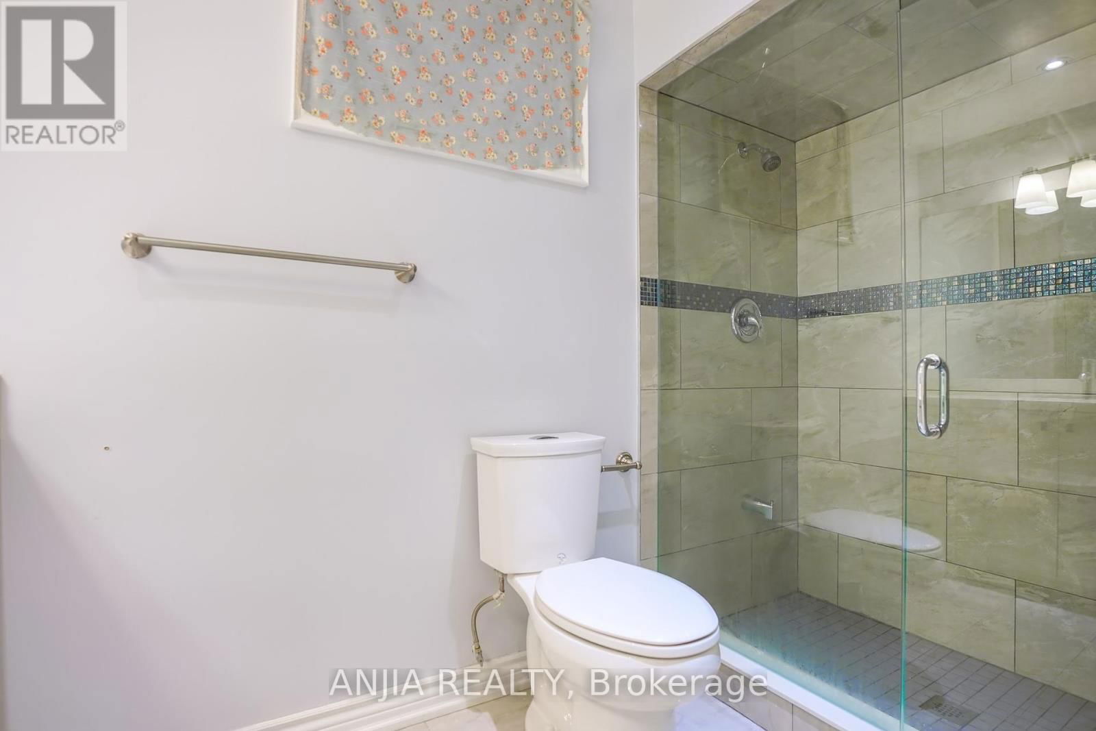 28 HOLBROOK COURT Image 33
