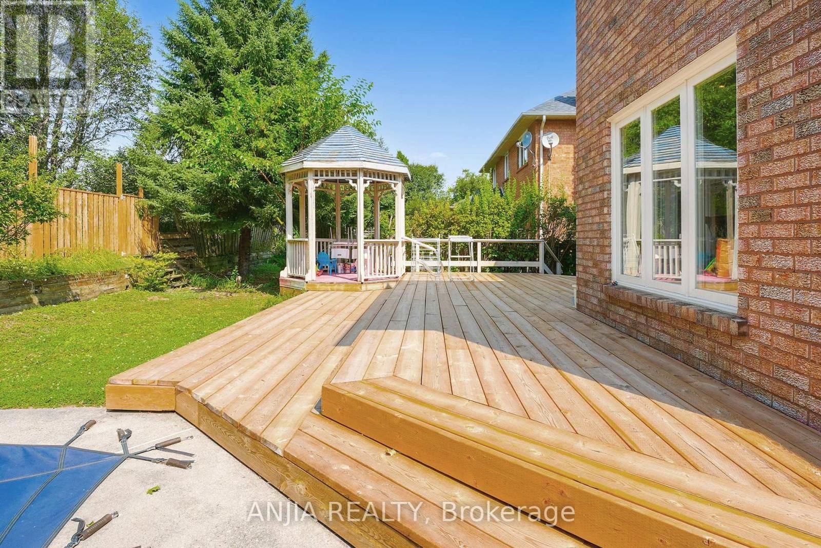 28 HOLBROOK COURT Image 40