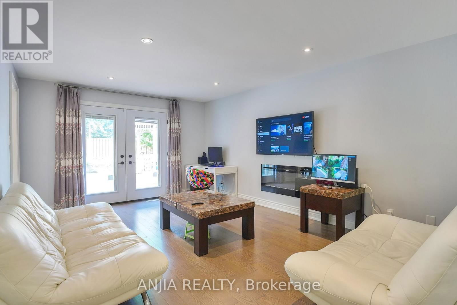 28 HOLBROOK COURT Image 7