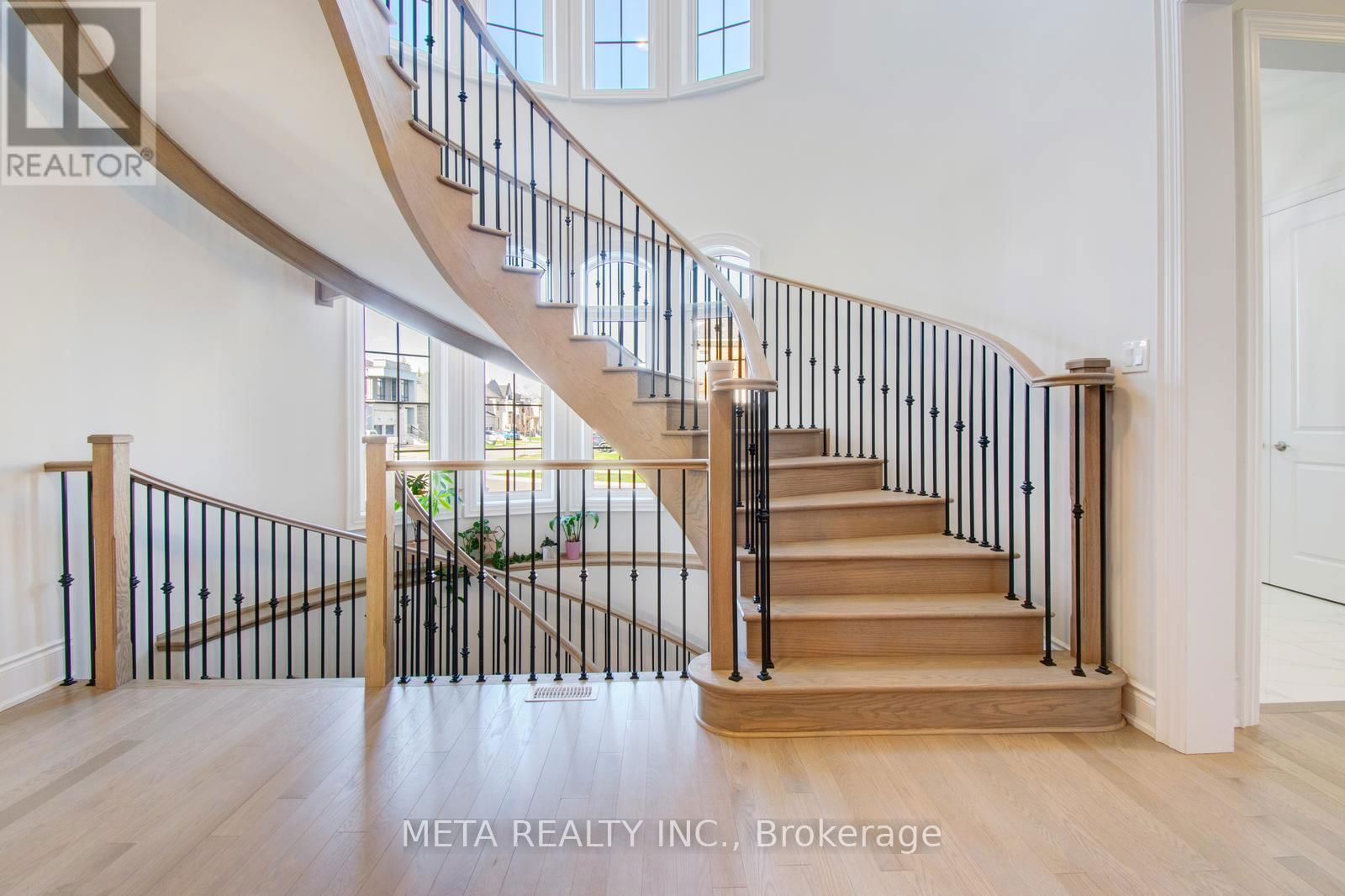 90 BROAD WAY Image 24