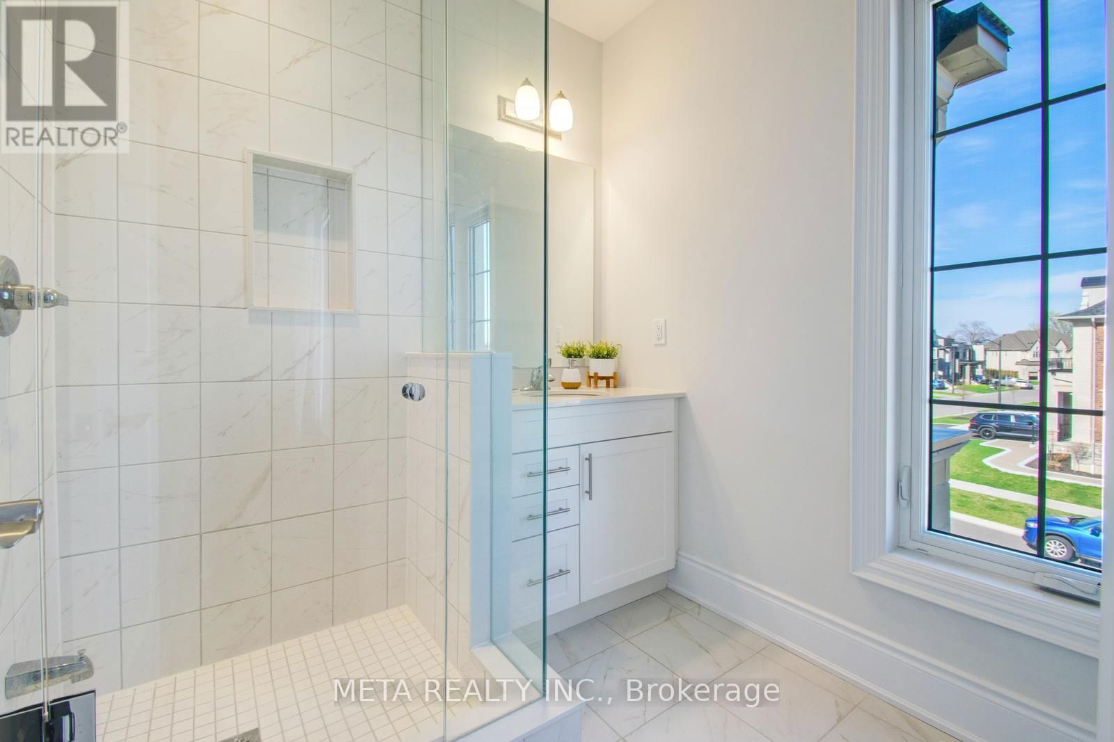 90 BROAD WAY Image 32