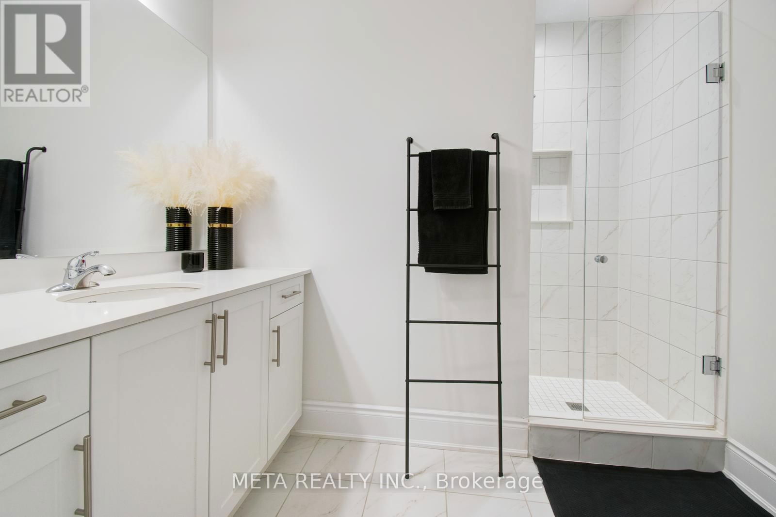 90 BROAD WAY Image 36