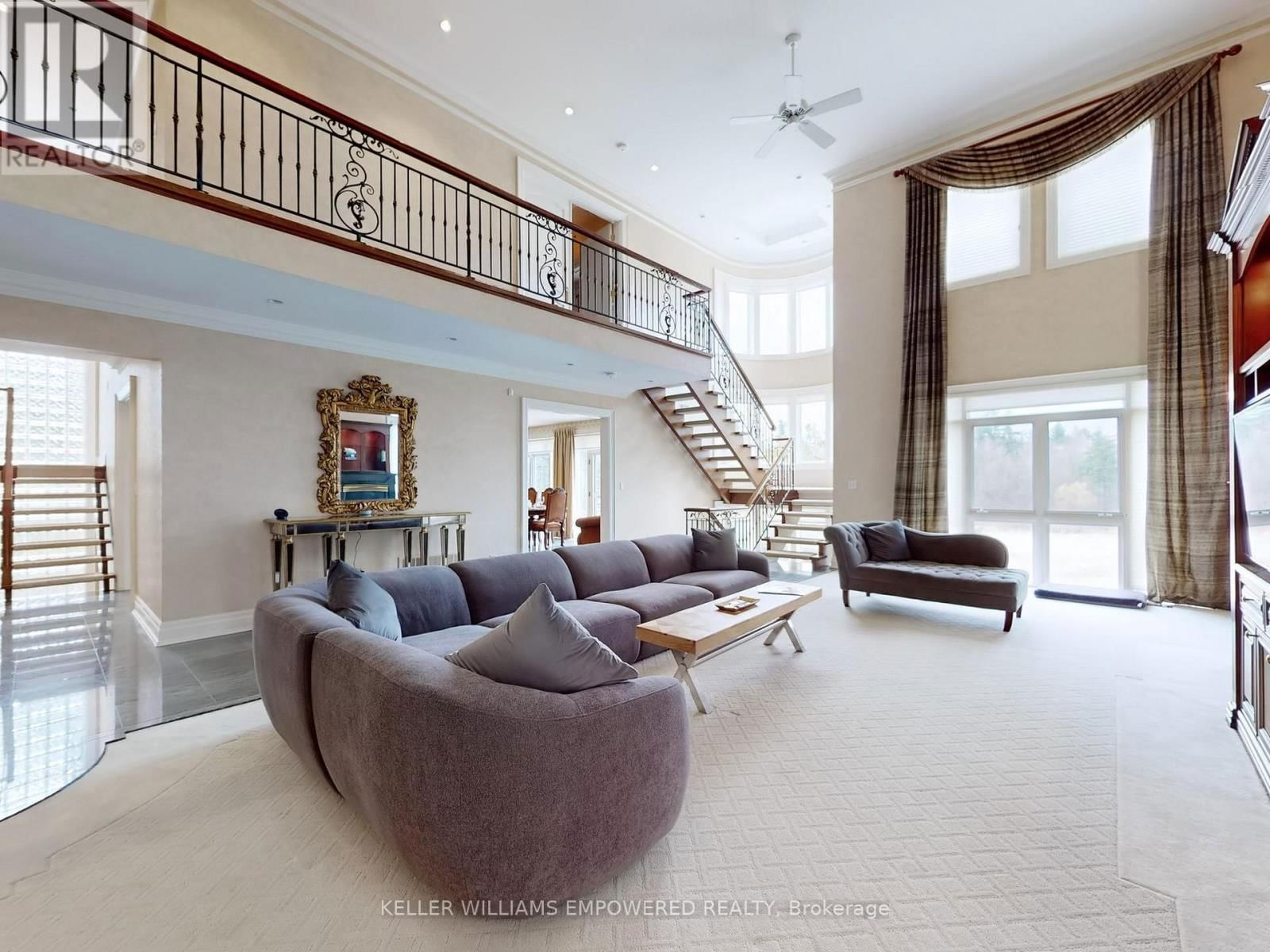 90 HUMBERVIEW DRIVE Image 16