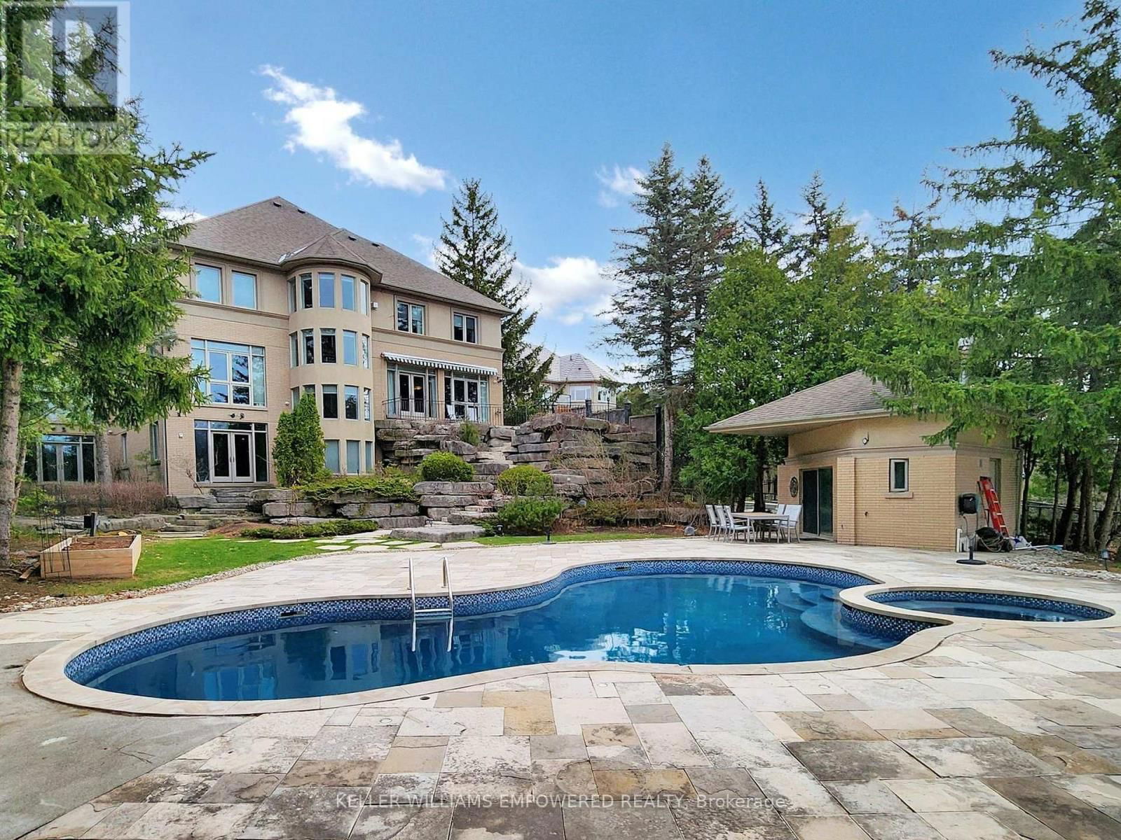 90 HUMBERVIEW DRIVE Image 2