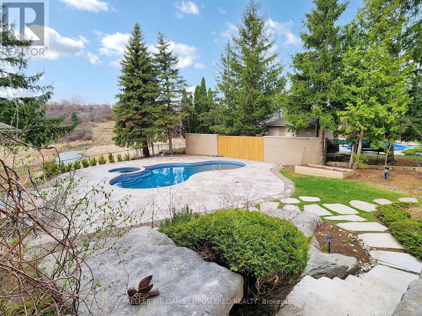90 HUMBERVIEW DRIVE Image 7
