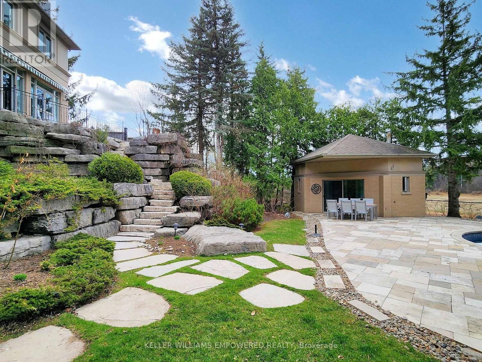 90 HUMBERVIEW DRIVE Image 8