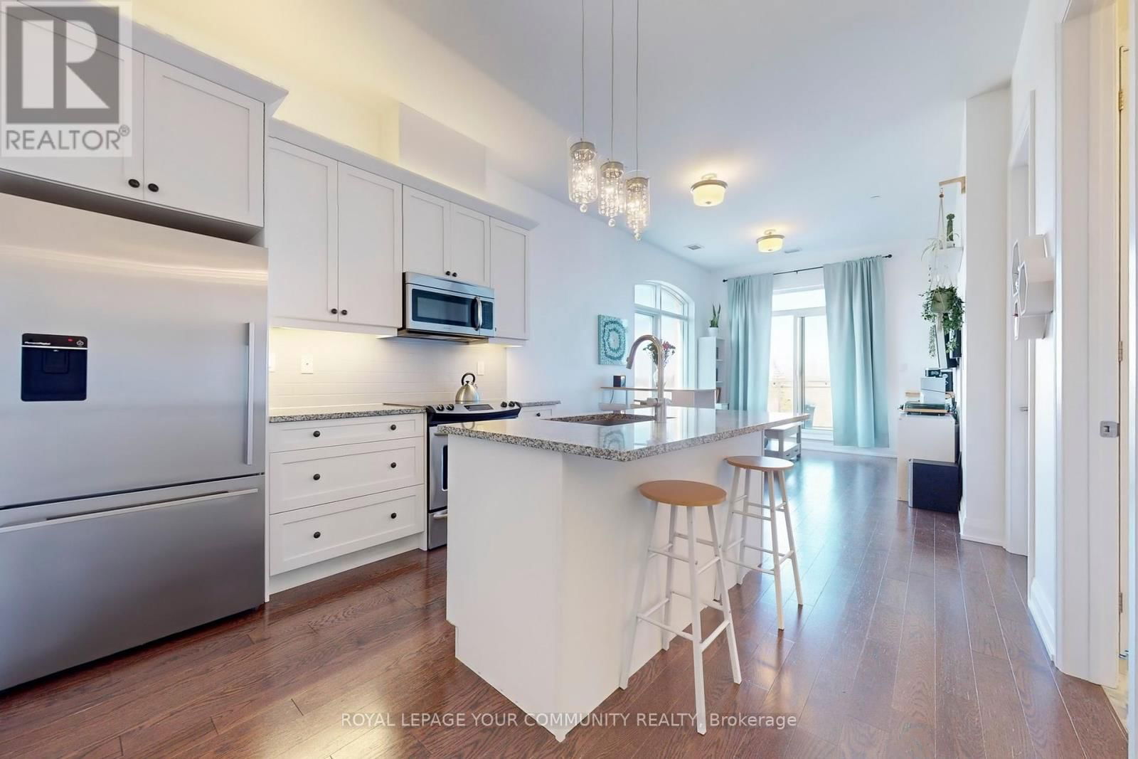 702B - 15277 YONGE STREET Image 1
