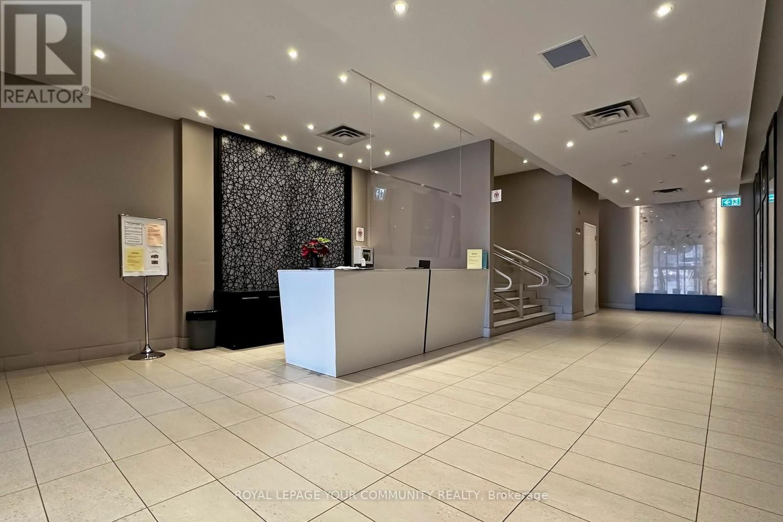 702B - 15277 YONGE STREET Image 6