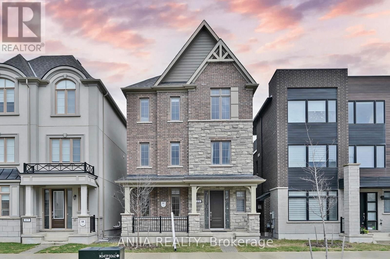 19 YORK DOWNS BOULEVARD Image 1