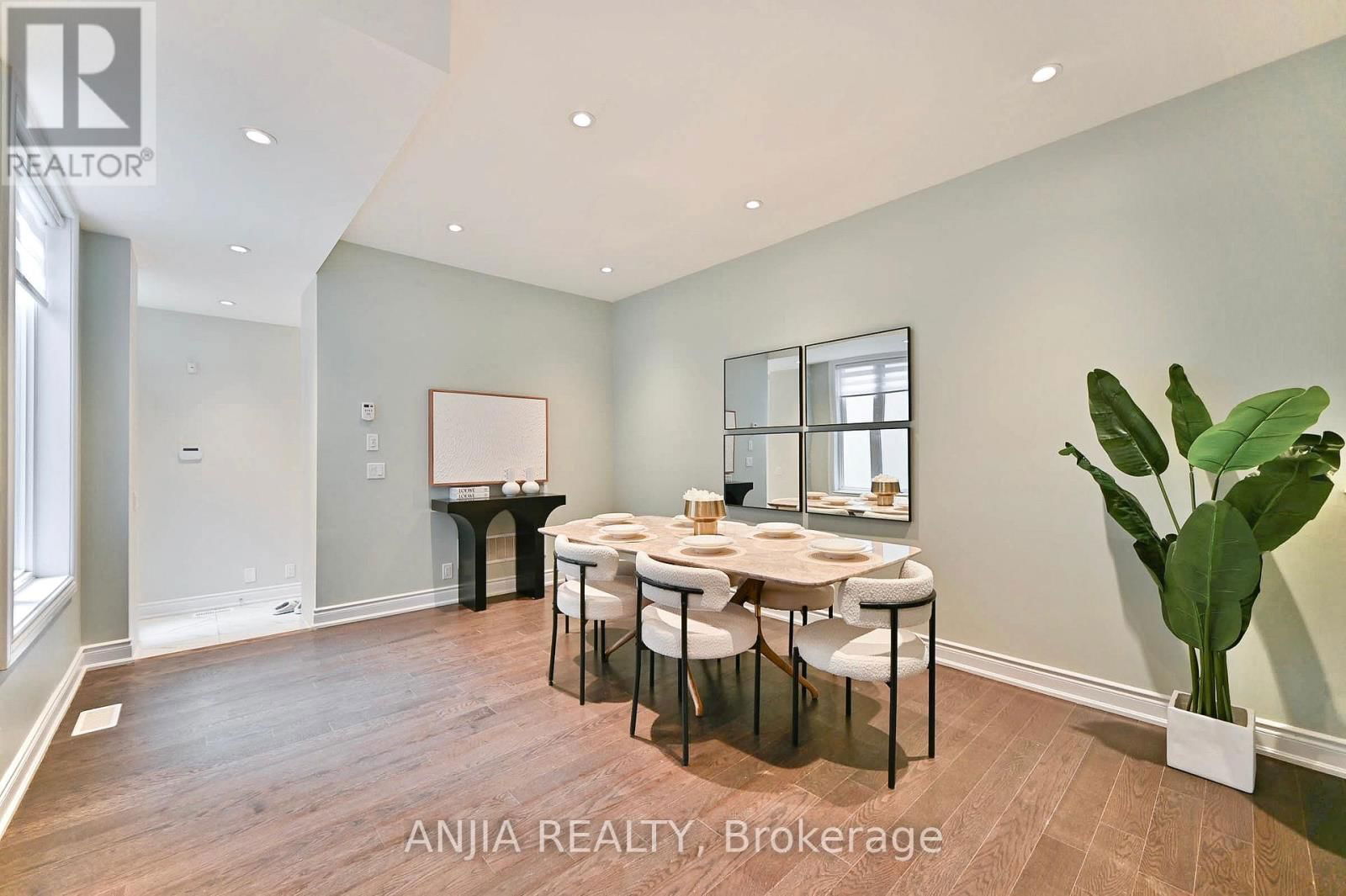 19 YORK DOWNS BOULEVARD Image 15