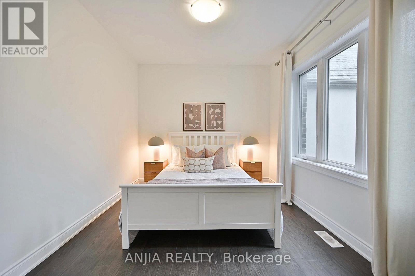 19 YORK DOWNS BOULEVARD Image 27
