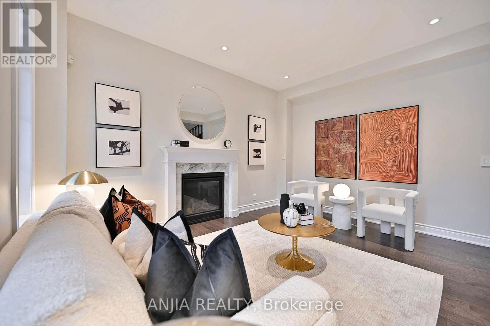 19 YORK DOWNS BOULEVARD Image 3