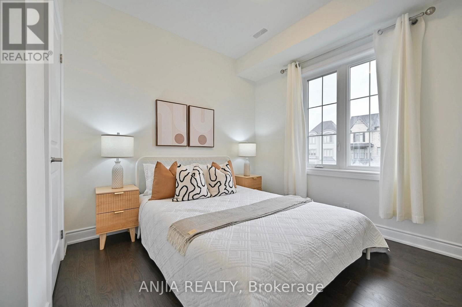 19 YORK DOWNS BOULEVARD Image 30
