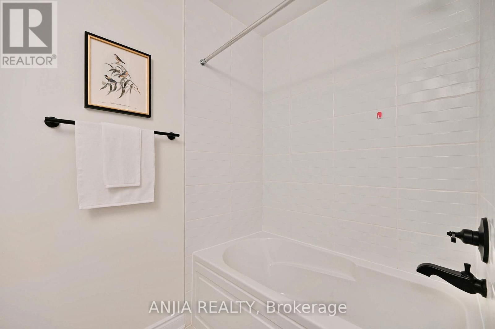 19 YORK DOWNS BOULEVARD Image 34