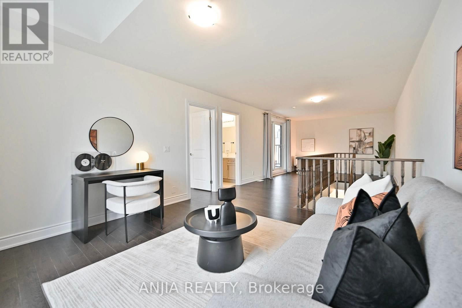 19 YORK DOWNS BOULEVARD Image 38