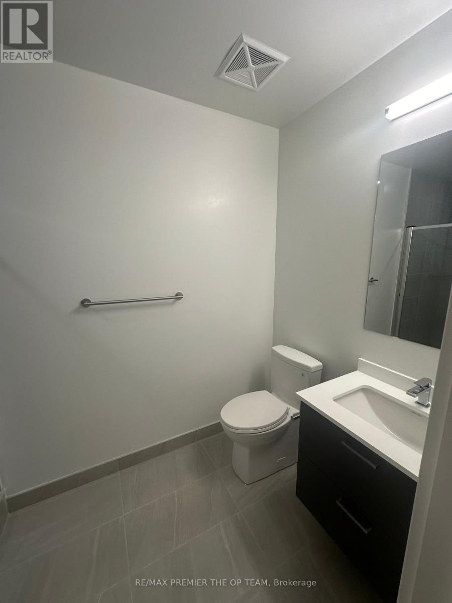 403 - 30 UPPER MALL WAY Image 10