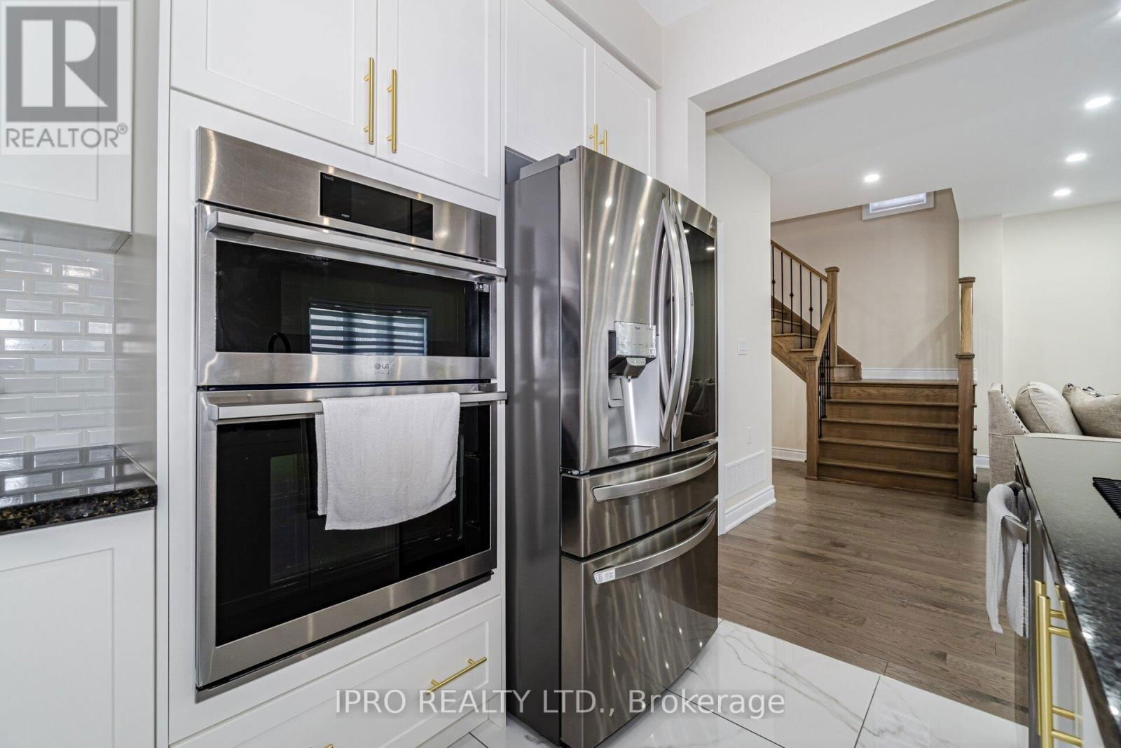 95 KENNEDY BOULEVARD Image 18