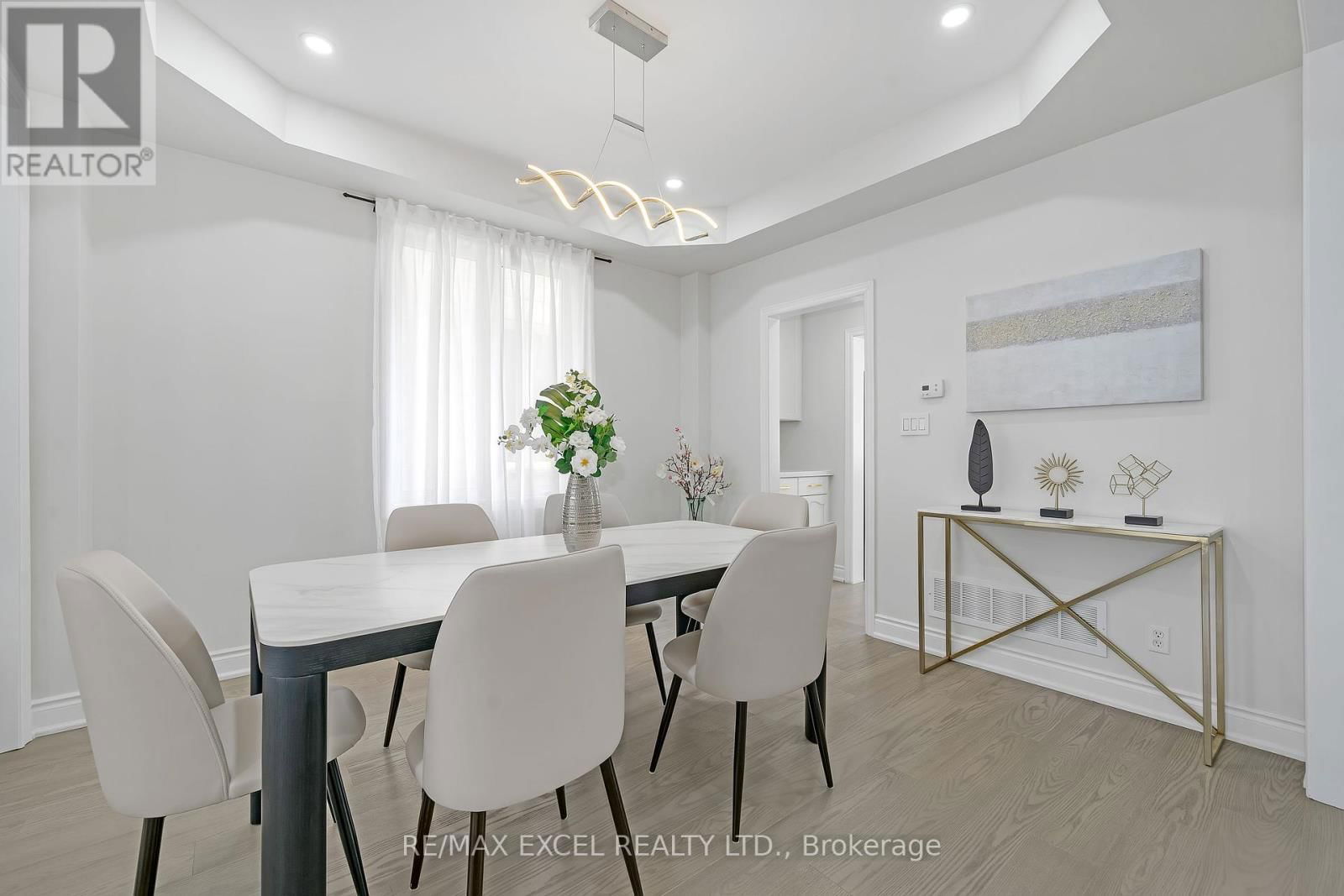 15 HAWKSBURY ROAD Image 12