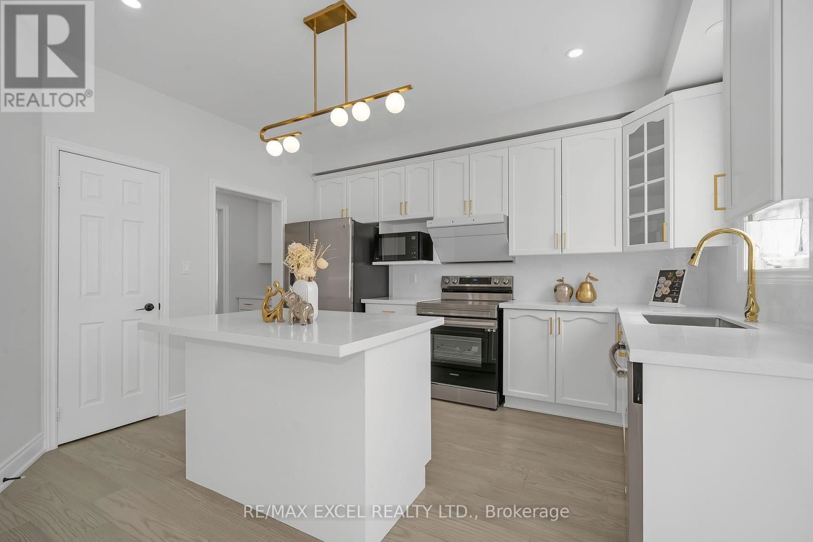 15 HAWKSBURY ROAD Image 21