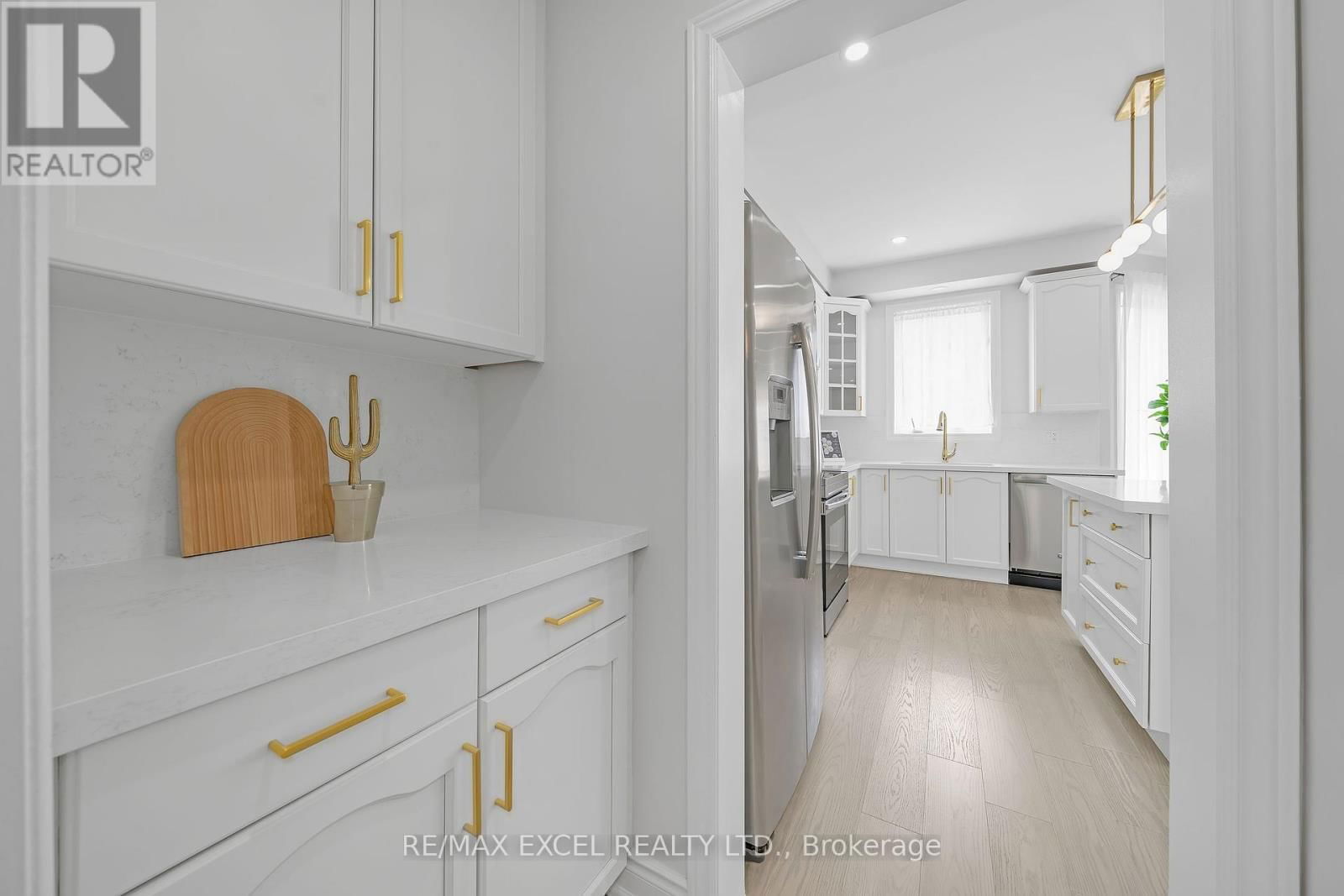 15 HAWKSBURY ROAD Image 23