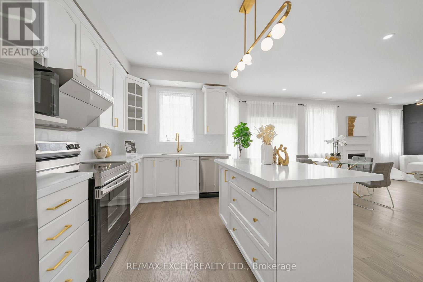 15 HAWKSBURY ROAD Image 24