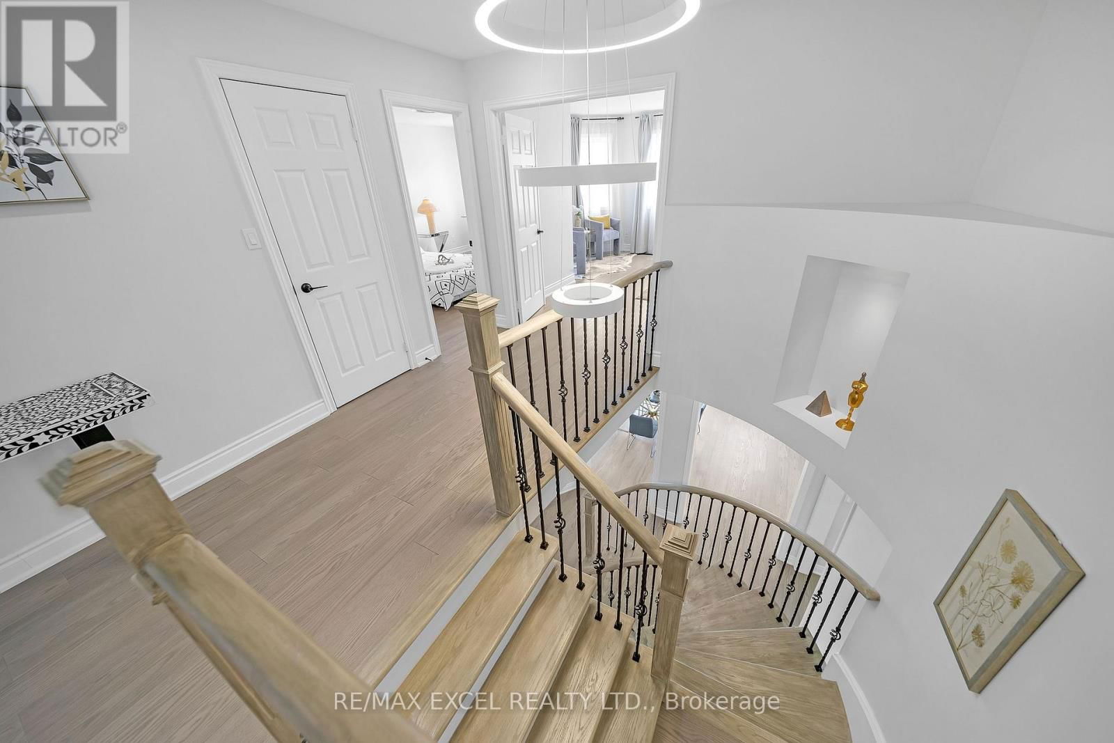 15 HAWKSBURY ROAD Image 27