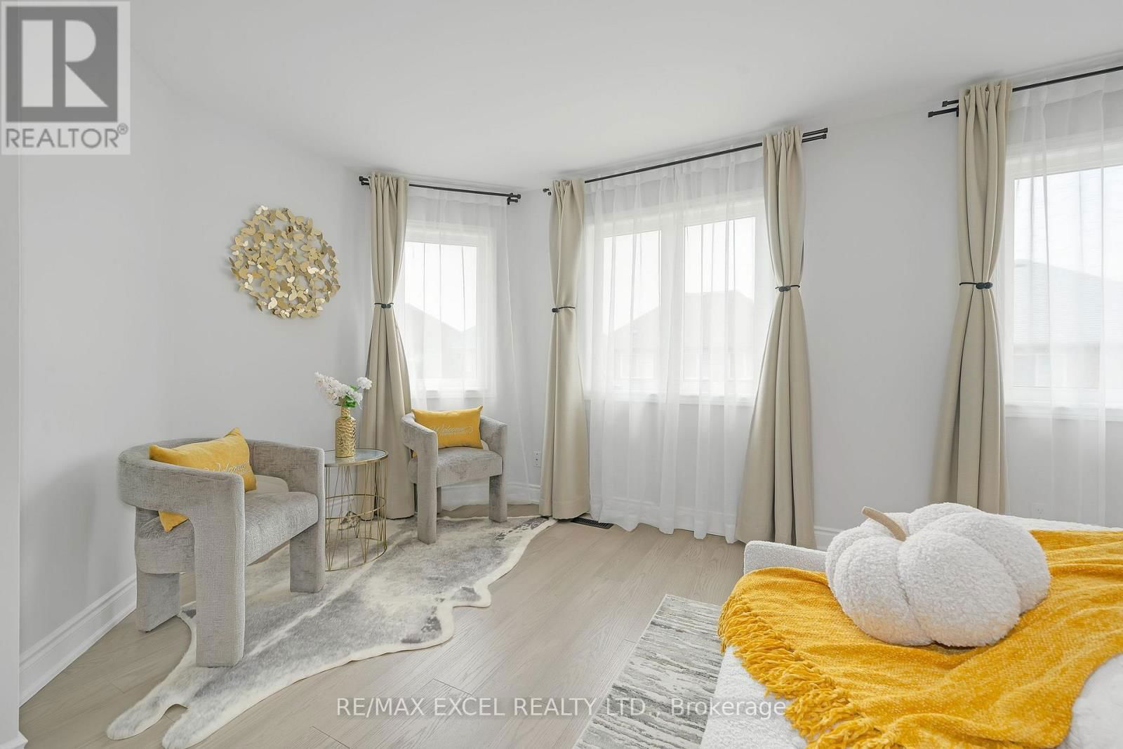 15 HAWKSBURY ROAD Image 30