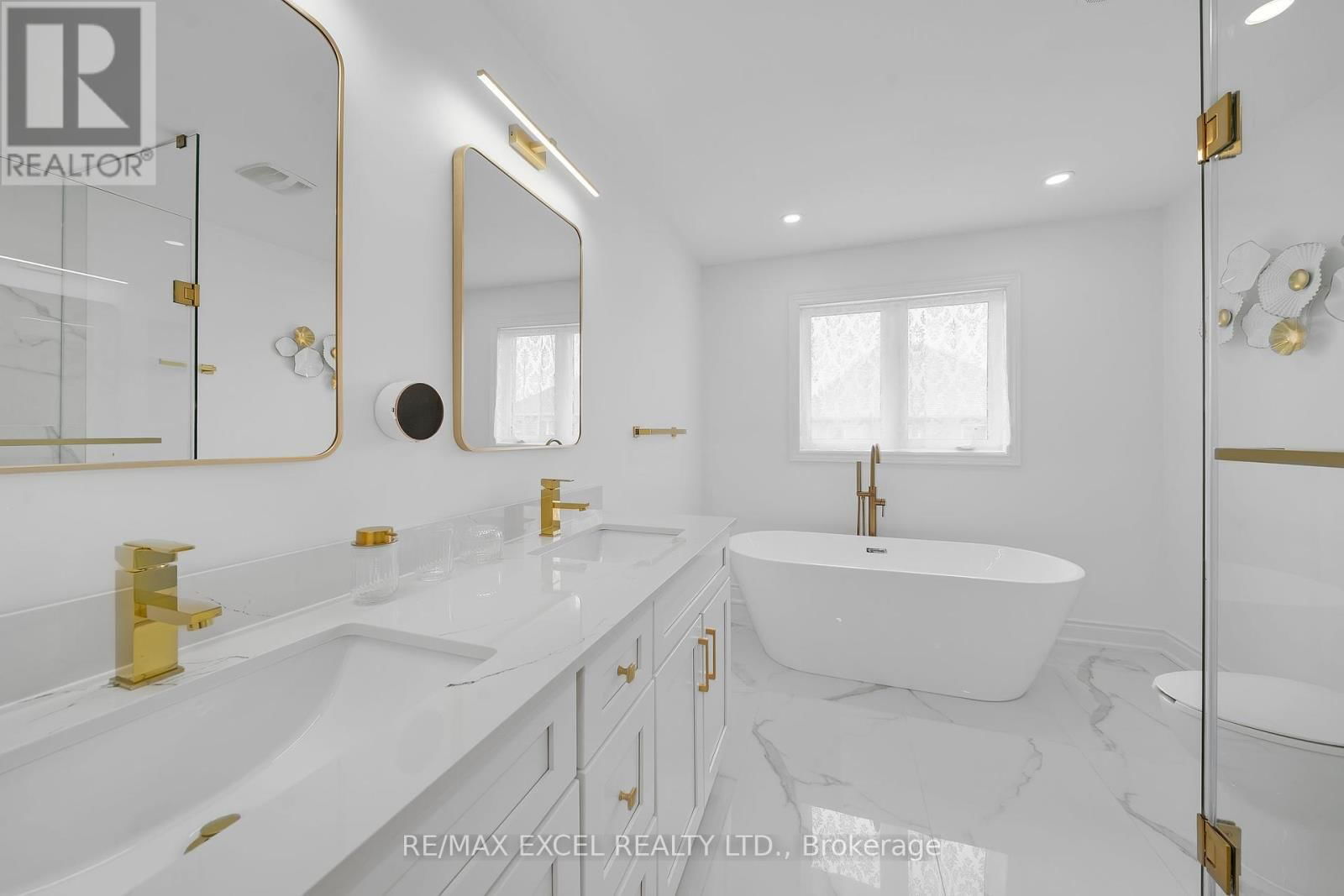 15 HAWKSBURY ROAD Image 32