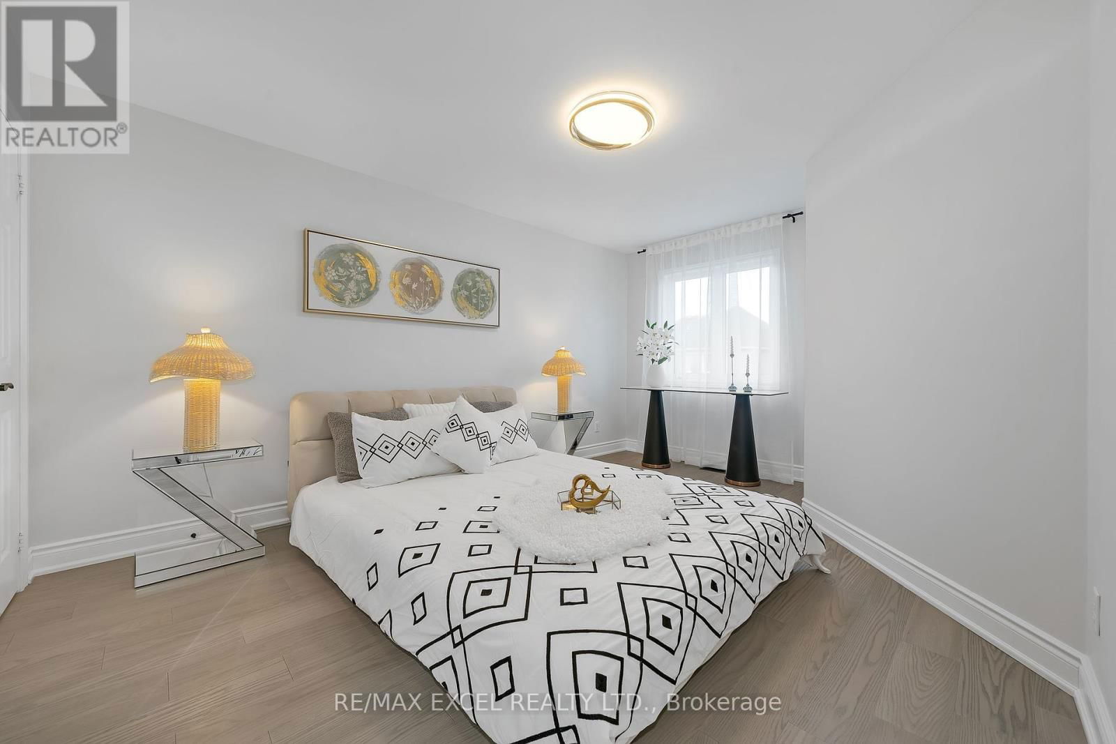 15 HAWKSBURY ROAD Image 34