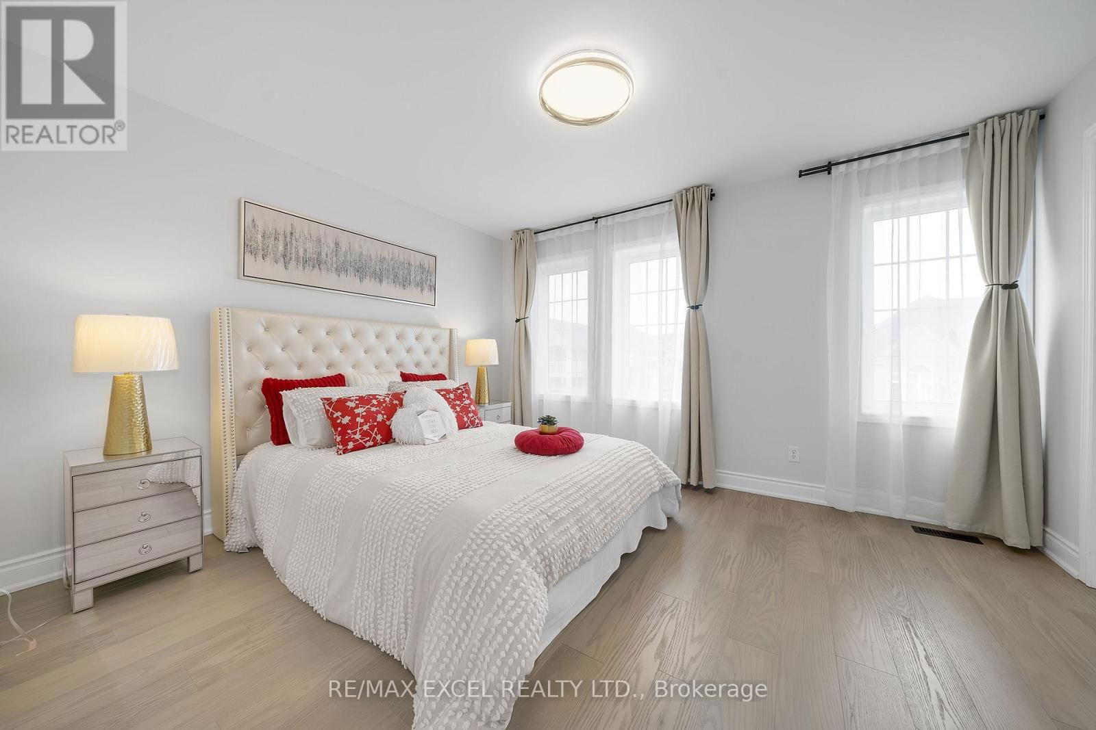 15 HAWKSBURY ROAD Image 40
