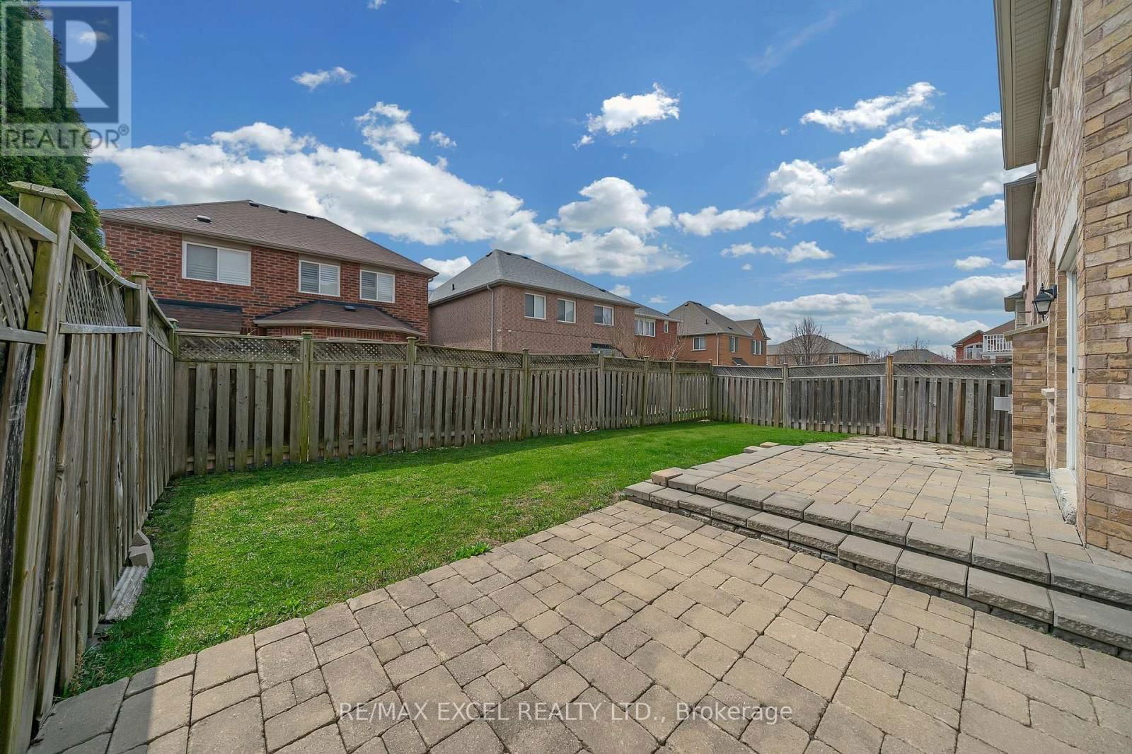 15 HAWKSBURY ROAD Image 46