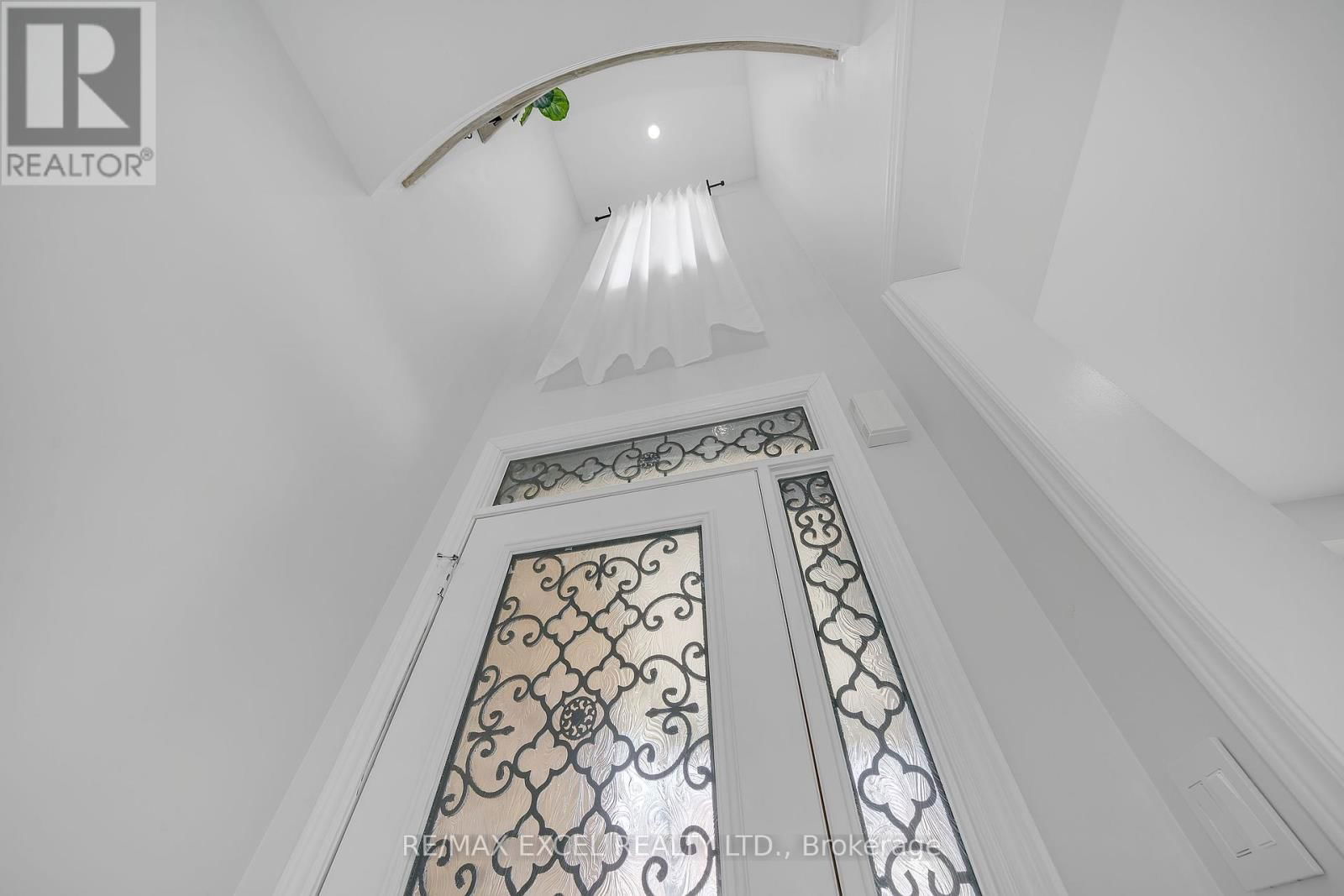 15 HAWKSBURY ROAD Image 6
