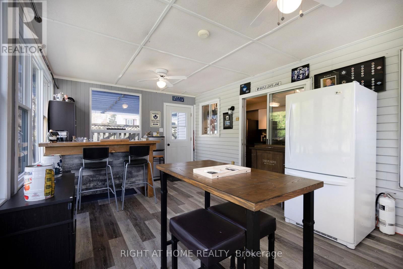 1057 VANCE CRESCENT Image 11