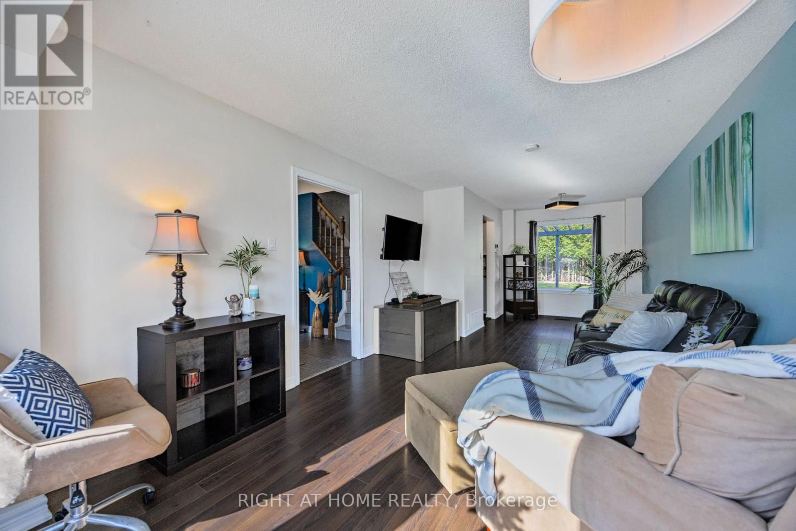 1057 VANCE CRESCENT Image 13