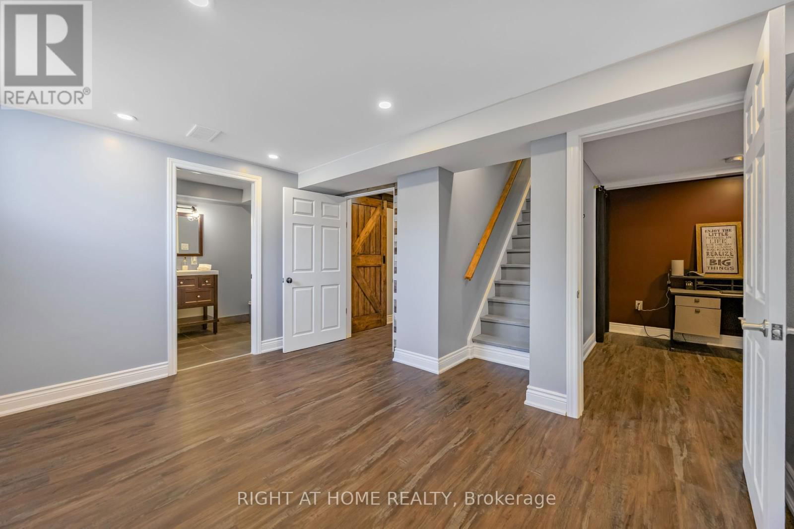 1057 VANCE CRESCENT Image 15