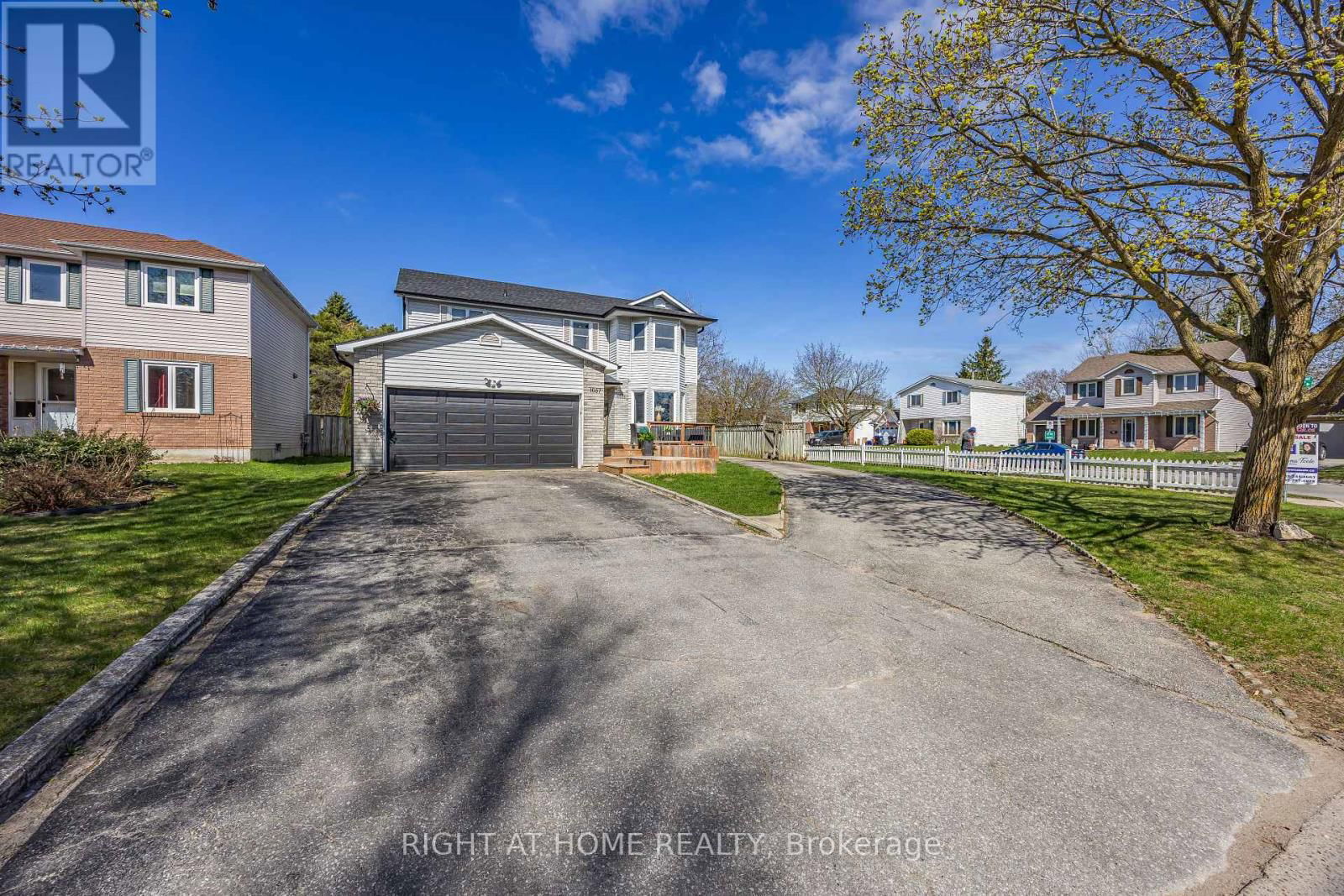 1057 VANCE CRESCENT Image 2